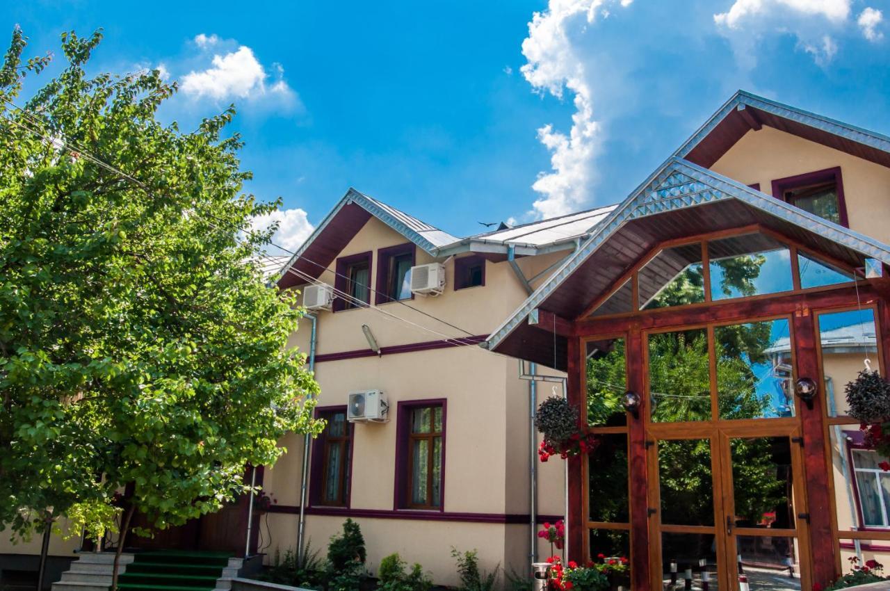 Pensiunea Splendid Dorohoi Exterior foto