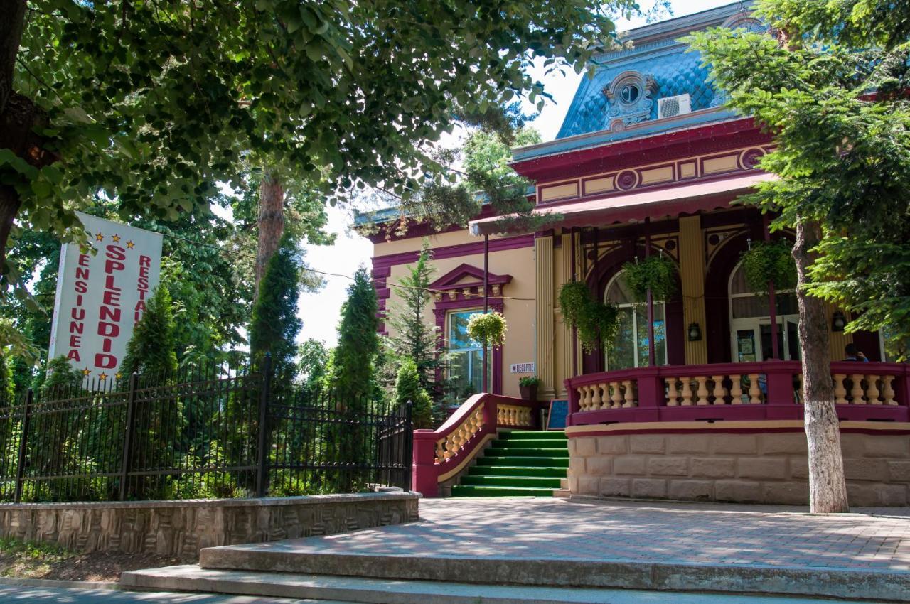 Pensiunea Splendid Dorohoi Exterior foto